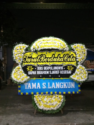Papan Bunga Duka di Metro